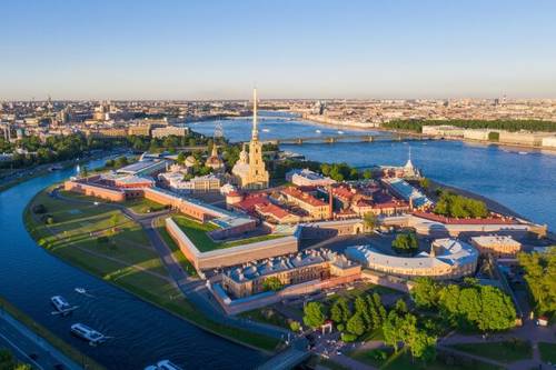 Вид на заячий остров с Петропавловской крепостью со стороны 