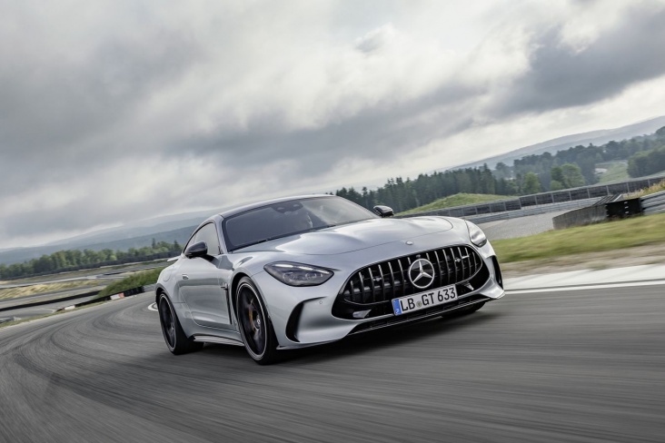 Аренда Mercedes AMG GTS White в Дубае 