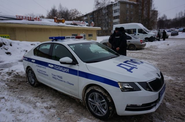 Полицейская машина ДПС ГИБДД на Садовом кольце в Москве 2014 