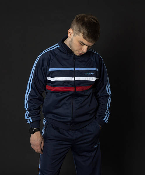 Спортивный костюм Adidas а-ля 90-е 