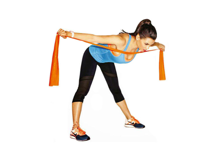 TONED ARMS WITH MINI-BANDS IN 12 MINUTES 