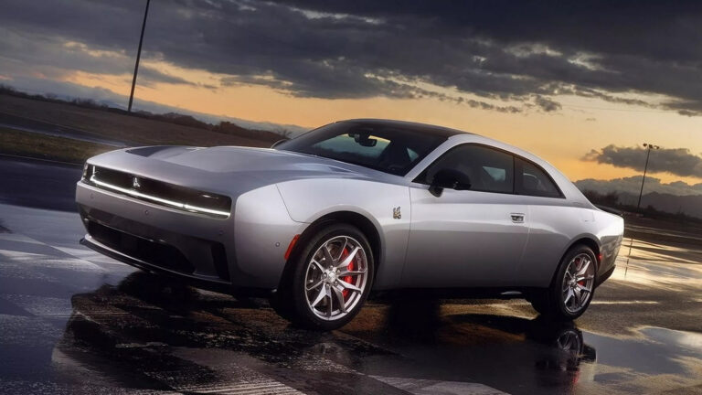 Чем удивит 2023 Dodge Challenger Shakedown? Обзор и тест 