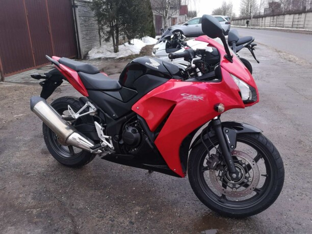 Купить мотоциклы Honda CBR 1100 XX по цене от 430 000 рублей 