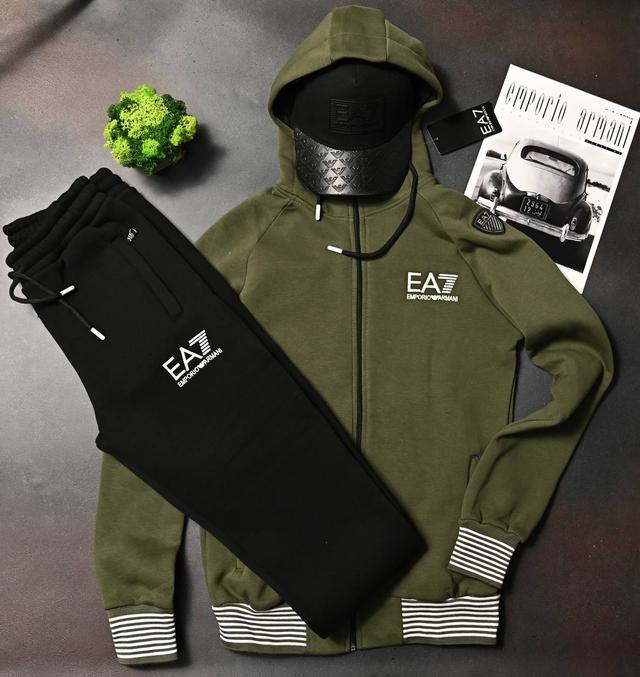 Спортивный костюм мужской EA7 Emporio Armani Tracksuit 