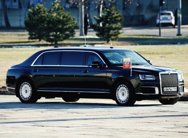 Масштабная модель Aurus SENAT LIMOUSINE 2018 black, 1