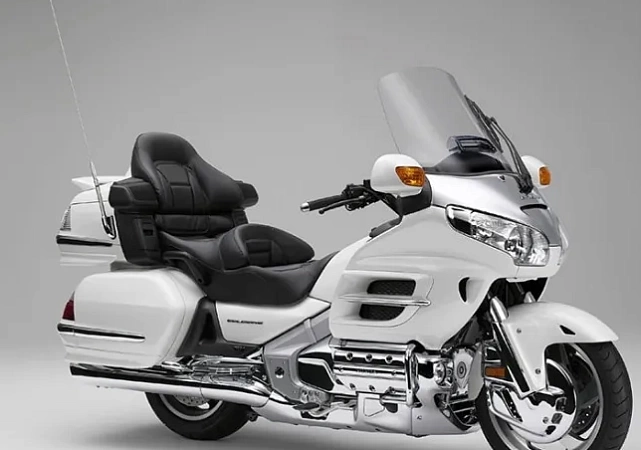 Honda GL1800 GOLD WING TOUR 2003 г Туристический / Touring 