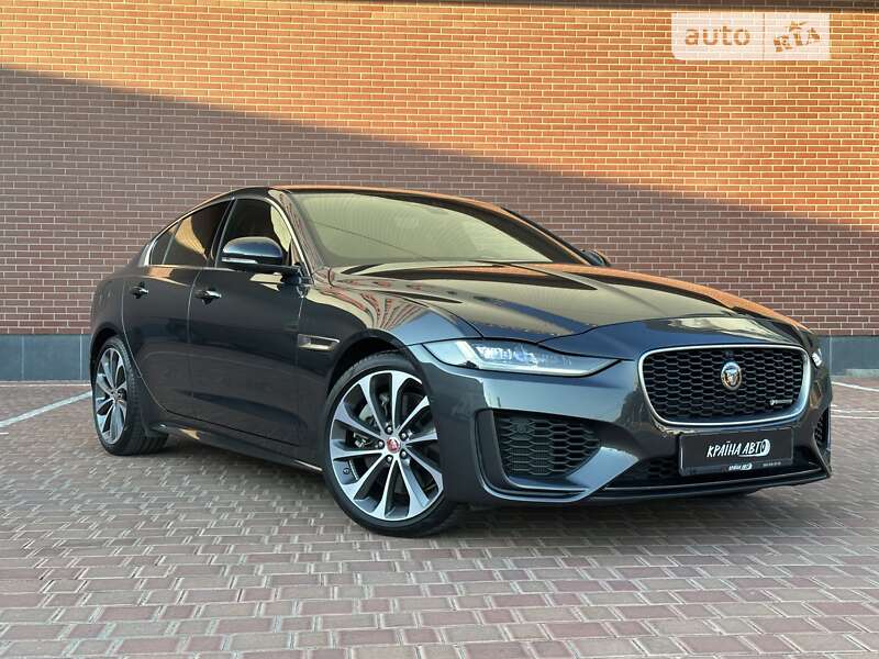 Обзор авто Jaguar XJ