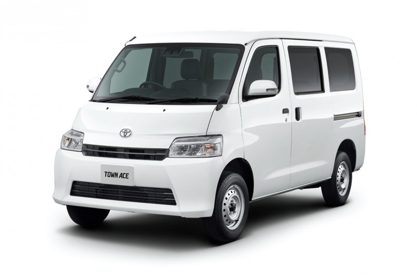 Тест-драйв Toyota Hiace