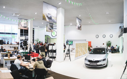 Купить с пробегом Skoda Octavia 2019 года в Москве, синий 