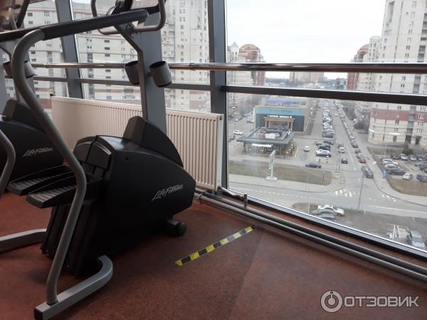 HIT FITNESS, фитнес клуб в ТРЦ Монпансье, Приморский 