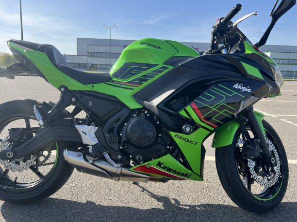 Малокубатурный спортбайк Kawasaki Ninja 125 2019 / Kawasaki 