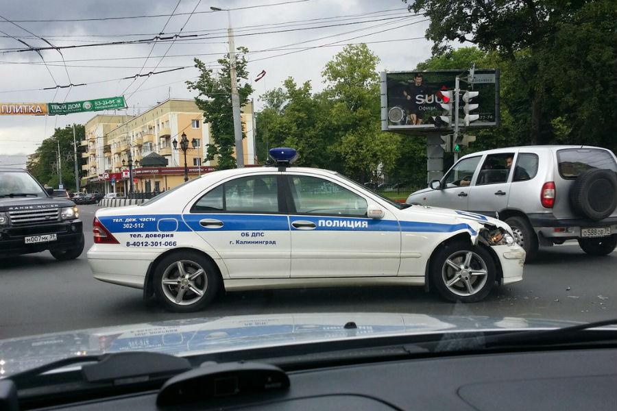 В Краснодаре автомобиль ДПС попал в аварию